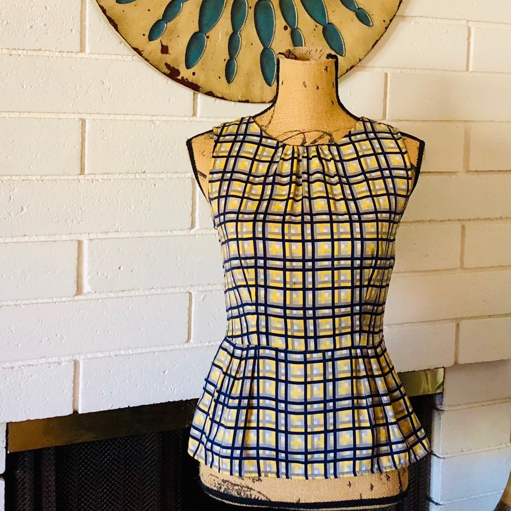 Banana Republic sleeveless fitted top